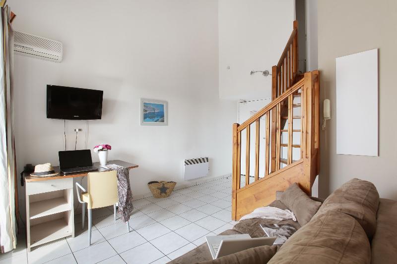 Appart Hotel Odalys City Aix En Provence Le Clos De La Chartreuse เอ็ก-ซอง-โพรวองซ์ ภายนอก รูปภาพ